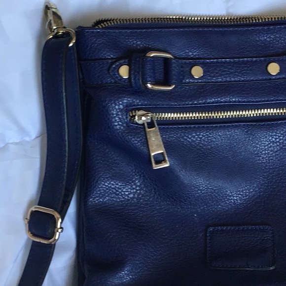 Crossbody Handbag - Picture 2 of 9